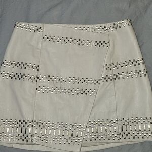 PARKER 100% LEATHER White Embellished Mini Skirt with Metallic Studs Size 2